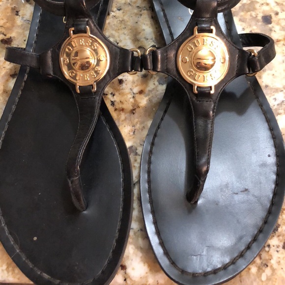 Guess Thong Sandals - Picture 1 of 2